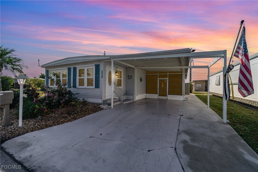 Beautifully Updated Home in the Highly Desired OLD BRIDGE - Beach Home for sale in North Fort Myers, Florida on Beachhouse.com