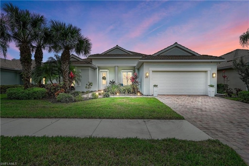 This Dunwoody model home is immaculate! It features an open - Beach Home for sale in Naples, Florida on Beachhouse.com