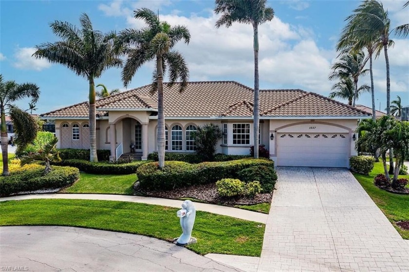 Spectacular 4-Bedroom Waterfront Home with Gulf Access! Discover - Beach Home for sale in Marco Island, Florida on Beachhouse.com