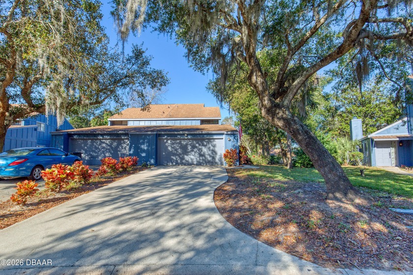 Located in The Trails, this spacious 3-bedroom, 3 full-bath - Beach Townhome/Townhouse for sale in Ormond Beach, Florida on Beachhouse.com