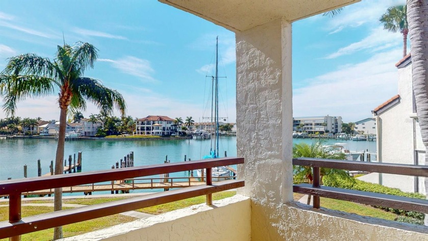 This luxury 2 bedroom 2 bath condo offers the best of relaxed - Beach Condo for sale in Tierra Verde, Florida on Beachhouse.com