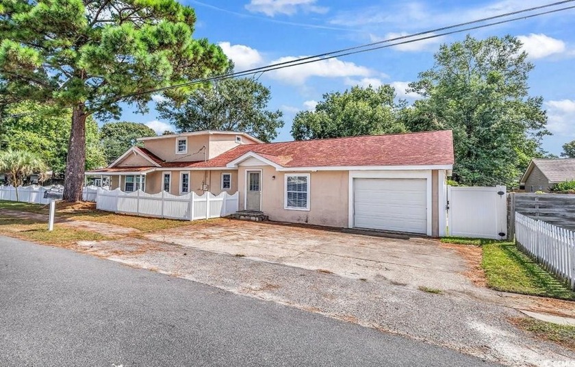 Located in the heart of Surfside Beach this spacious 5 bedroom - Beach Home for sale in Surfside Beach, South Carolina on Beachhouse.com