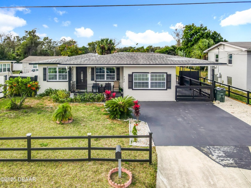 Beautifully renovated 3-bedroom, 2-bath home with extensive - Beach Home for sale in Daytona Beach, Florida on Beachhouse.com