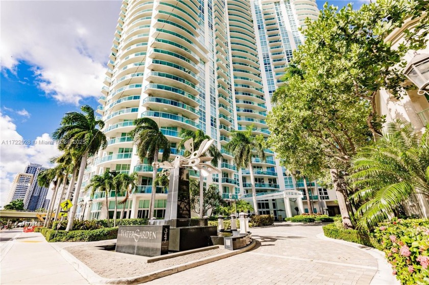 NEWLY MONDERN RENOVATED 
CITY SKYLINE VIEW - Beach Condo for sale in Fort Lauderdale, Florida on Beachhouse.com