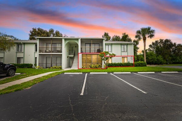 First floor unit with an updated kithen and tile floors landry - Beach Condo for sale in West Palm Beach, Florida on Beachhouse.com