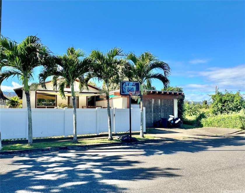 Location! A rare opportunity to own in the heart of Historic - Beach Home for sale in Haleiwa, Hawaii on Beachhouse.com