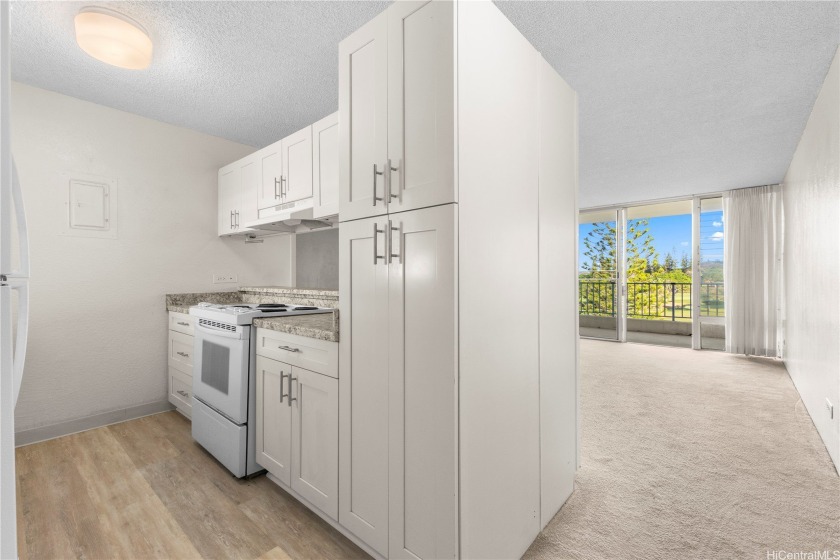 Welcome to Colonnade on the Greens, a serene, gated community - Beach Condo for sale in Aiea, Hawaii on Beachhouse.com