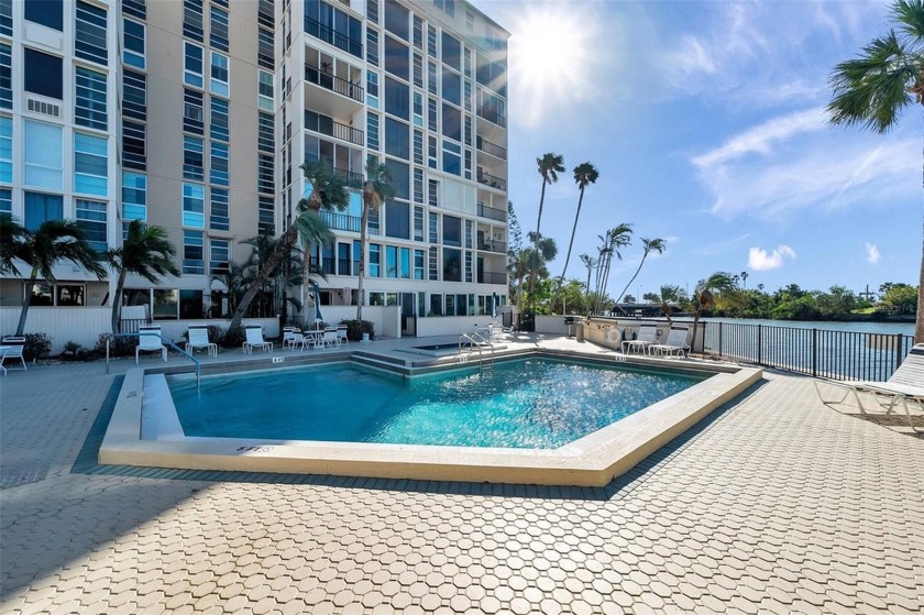 Beautifully renovated, turn-key, 2bed 2bath waterfront condo in - Beach Condo for sale in South Pasadena, Florida on Beachhouse.com