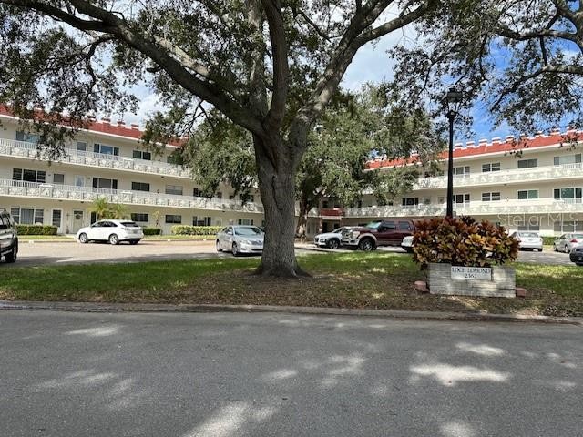 55+ COMMUNITY, VIEW OF GOLF COURSE,  NEW A/C 2022, THIS GREAT - Beach Condo for sale in Clearwater, Florida on Beachhouse.com