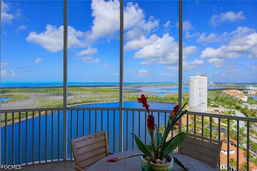 RARELY AVAILABLE - only 1 unit like this in the bldg. Daydream - Beach Condo for sale in Fort Myers, Florida on Beachhouse.com