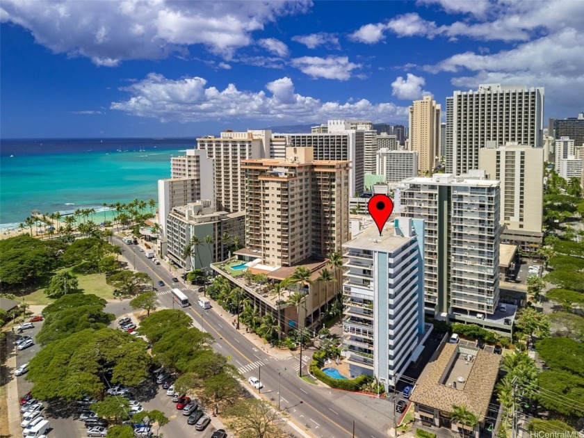 It's Makee 'Ailana! This coveted vintage building is a prime - Beach Condo for sale in Honolulu, Hawaii on Beachhouse.com