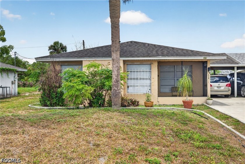 Charming single-family home in Lehigh Acres featuring concrete - Beach Home for sale in Lehigh Acres, Florida on Beachhouse.com