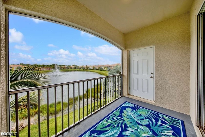 *Lake Water Front* *Gorgeous Views* *Rare Corner Lot Unit* This - Beach Condo for sale in Fort Myers, Florida on Beachhouse.com