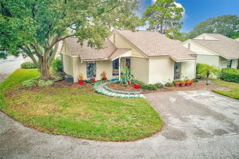 Welcome to 24 Windrush! A brilliant, crisp and perfectly done - Beach Home for sale in Tarpon Springs, Florida on Beachhouse.com