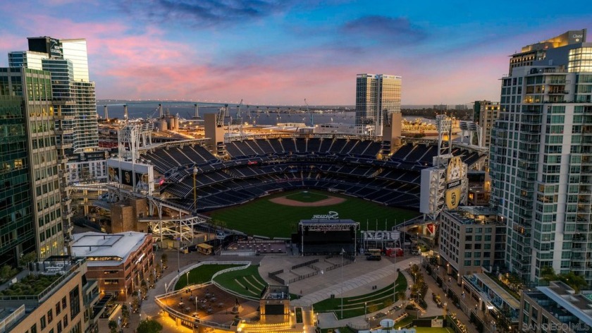 Elevated high above downtown with an unrivaled view of Petco - Beach Home for sale in San Diego, California on Beachhouse.com