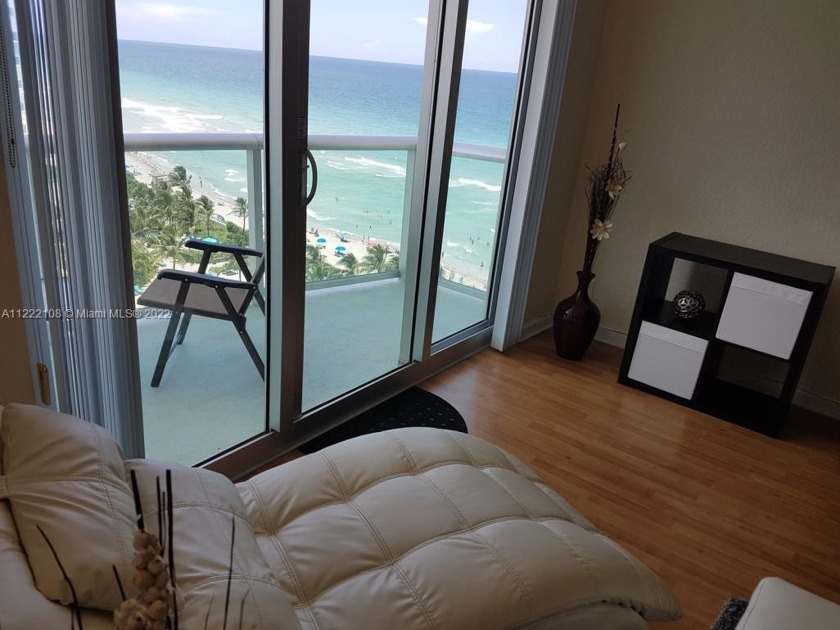 Great beach front resort style building and gorgeous ocean and - Beach Condo for sale in Hollywood, Florida on Beachhouse.com