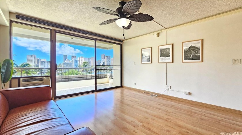 This bright 2-bed, 2-bath condo on the 5th floor offers stunning - Beach Condo for sale in Honolulu, Hawaii on Beachhouse.com