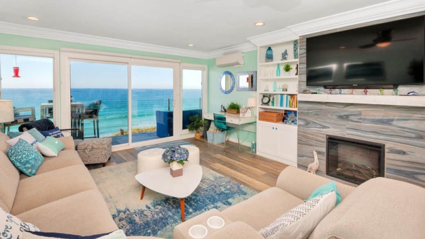 Remodeled Oceanfront 2 bed-2ba- Heat & AC-No stairs - Beach Vacation Rentals in Solana Beach, California on Beachhouse.com