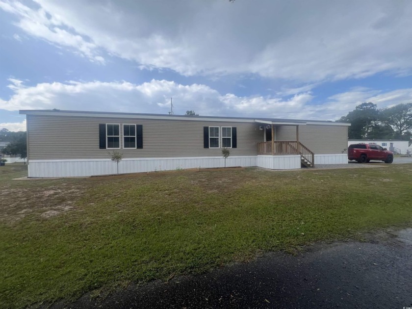 Welcome to 1301 Toucan Dr., a charming 2023 manufactured home - Beach Home for sale in North Myrtle Beach, South Carolina on Beachhouse.com