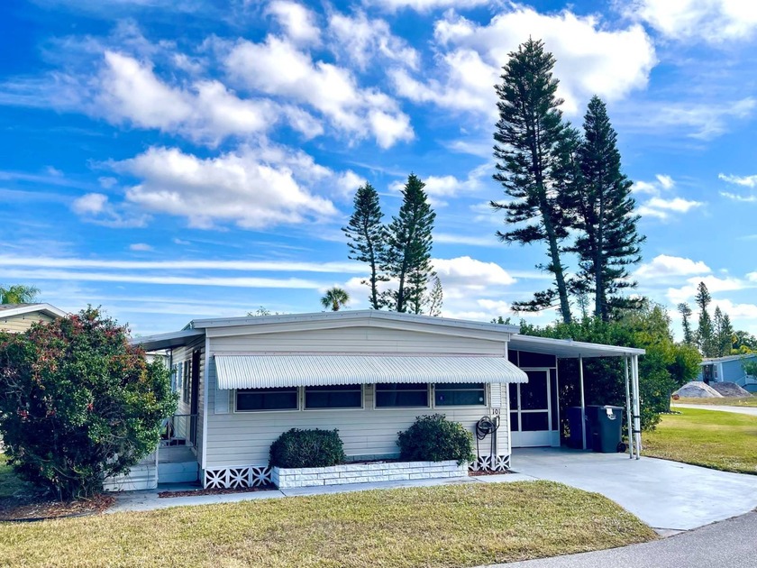 CORNER LOT!! CLOSE TO MARINA!! BRAND NEW KITCHEN & BATH!! - Beach Home for sale in Ellenton, Florida on Beachhouse.com