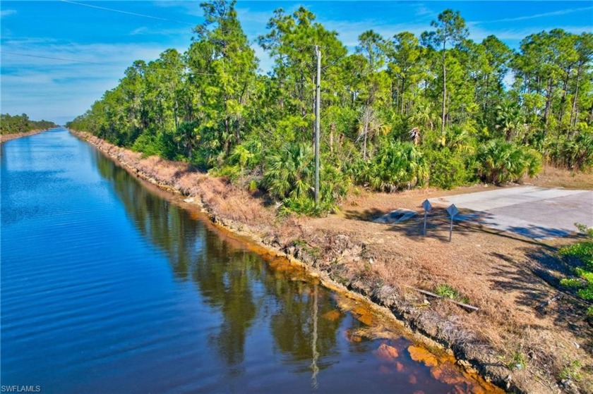 100% UPLAND CANAL PROPERTY IN THE PRIME NE SECTION OF THE - Beach Acreage for sale in Naples, Florida on Beachhouse.com