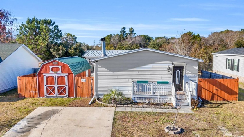 Motivated Seller!    This stunning 4-bedroom, 2-bathroom - Beach Home for sale in Myrtle Beach, South Carolina on Beachhouse.com