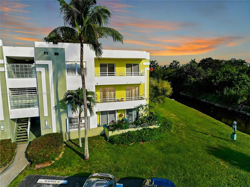 HOA Approved for 5% Down Payment! Experience comfort and - Beach Condo for sale in Miami, Florida on Beachhouse.com