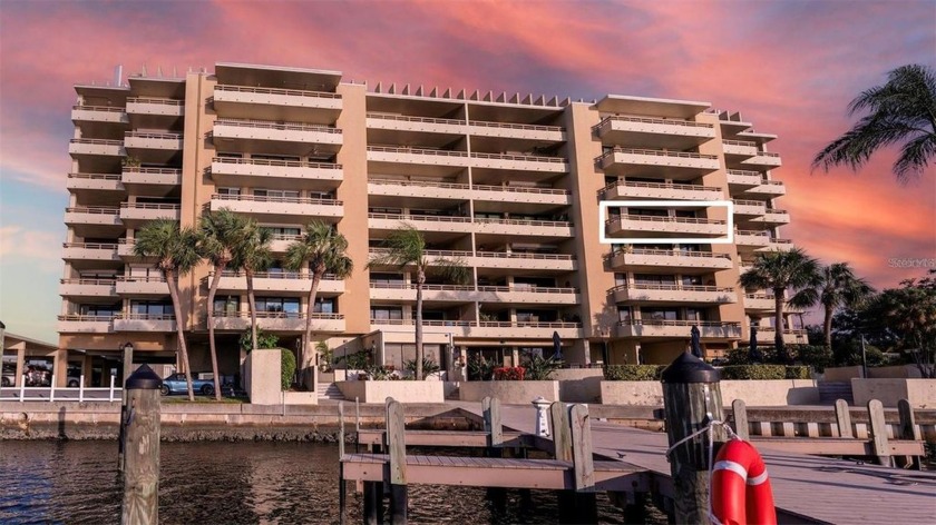 Gorgeous views for miles! Luxurious 2 bedroom, 2 bathroom - Beach Condo for sale in Tampa, Florida on Beachhouse.com