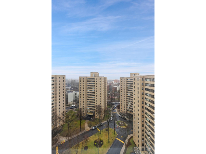 Nice one bedroom Apt in a gated community near all - Beach Home for sale in Bronx, New York on Beachhouse.com