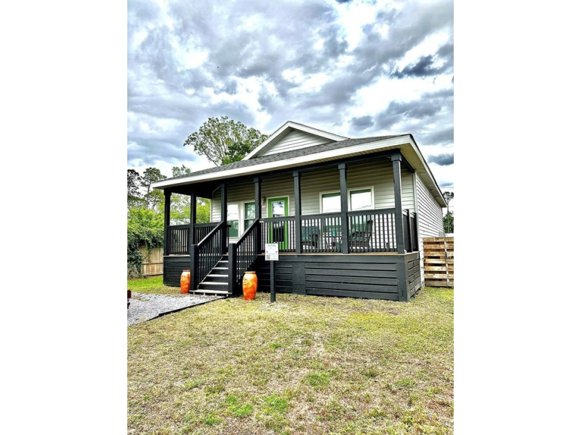 SHORT TERM RENTAL OPPORTUNITY IN THE HEART OF PORT ST. JOE! This - Beach Home for sale in Port St Joe, Florida on Beachhouse.com