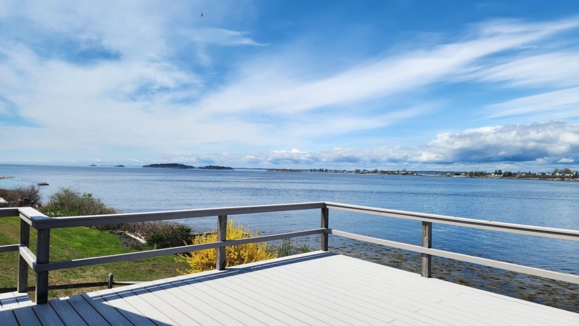 Island living on oceanfront in Maine!! 
 As you drive down the - Beach Home for sale in Harpswell, Maine on Beachhouse.com
