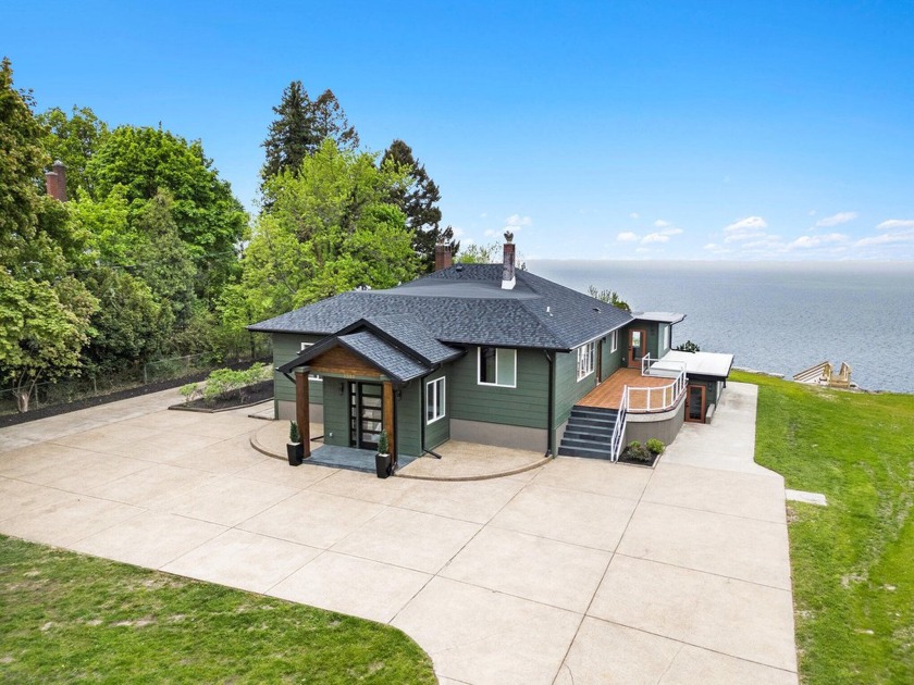 Experience beauty in the place you belong!

This fully turn-key - Beach Home for sale in Saint Joseph, Michigan on Beachhouse.com