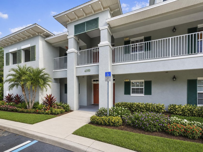 Welcome to this beautifully maintained 3-bedroom, 2-bath tennis - Beach Condo for sale in Vero Beach, Florida on Beachhouse.com
