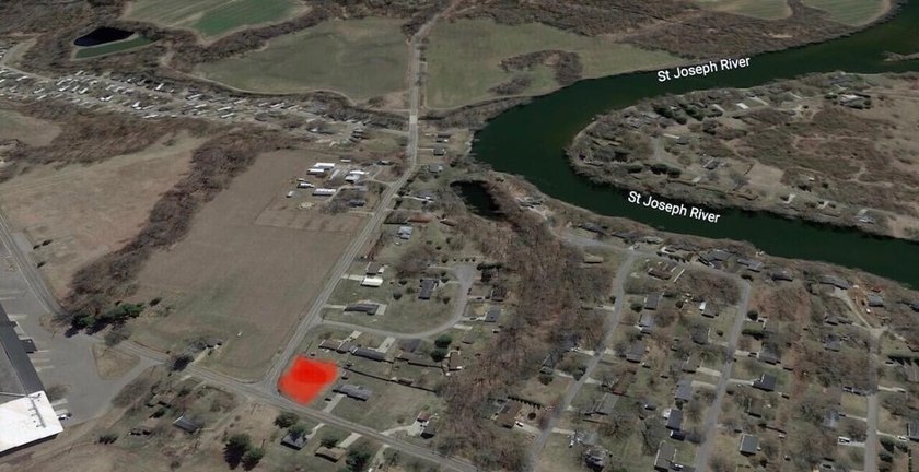 Prime vacant lot available on Pipestone Rd in Benton Harbor! - Beach Lot for sale in Benton Harbor, Michigan on Beachhouse.com