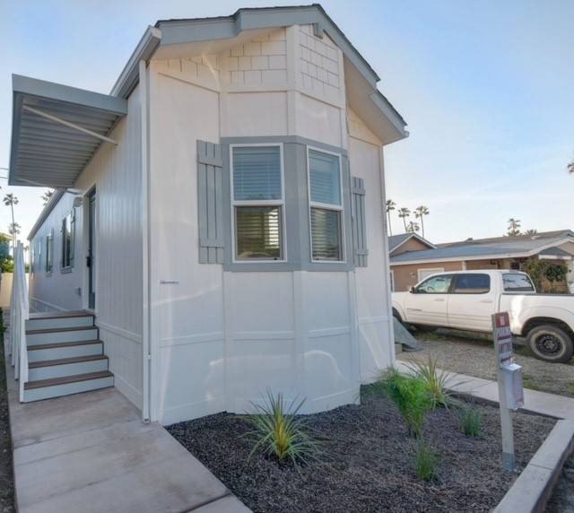 Gorgeous 2023 Silvercrest Manufactured Home - 1 Bed, 1 Bath with - Beach Home for sale in Dana Point, California on Beachhouse.com