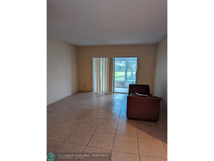 Fixer upper needs work, perfect to customize this unit. It has a - Beach Condo for sale in Lauderdale Lakes, Florida on Beachhouse.com