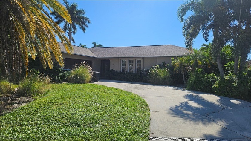PRIME LOCATION IN One of the MOST DESIRED locations of SW Cape - Beach Home for sale in Cape Coral, Florida on Beachhouse.com