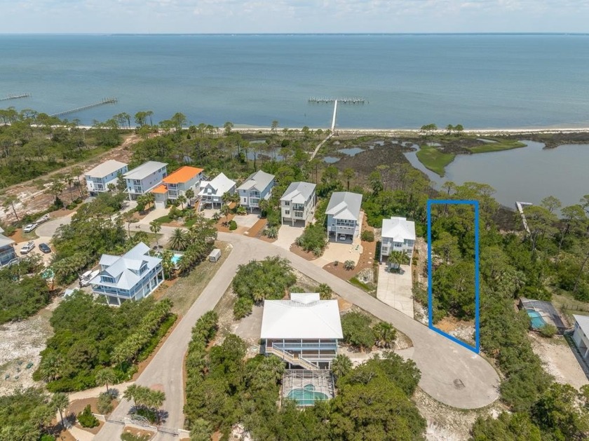 Build your dream home on the last vacant bayfront lot in - Beach Lot for sale in St. George Island, Florida on Beachhouse.com