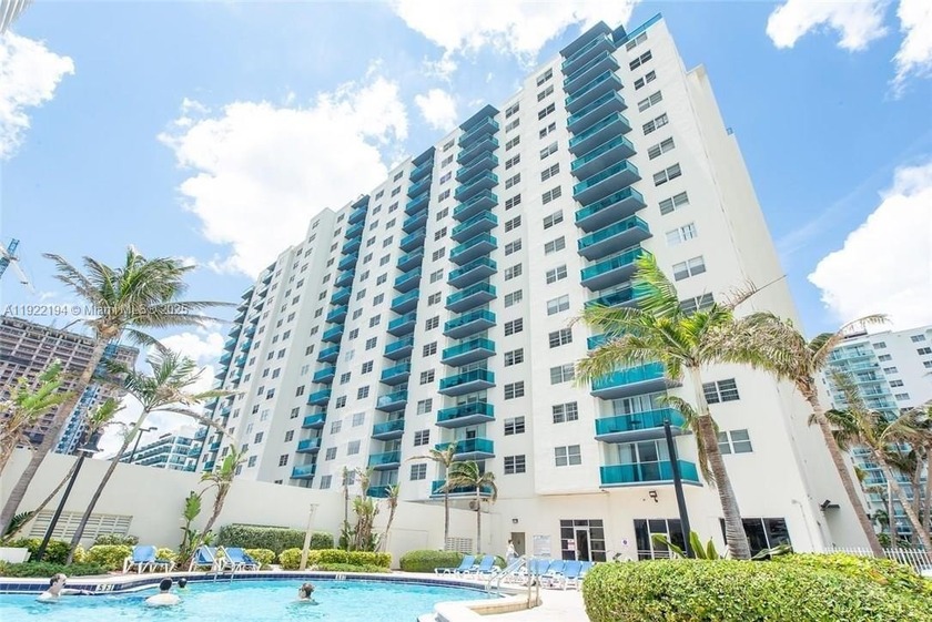 Bright and comfortable 2 bed/2 Bath residence locate in the Sian - Beach Condo for sale in Hollywood, Florida on Beachhouse.com