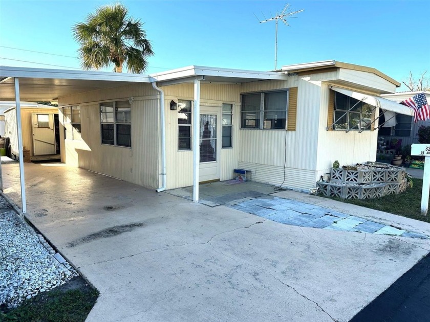 Comfortable 12x40, 1 bedroom, 2 bath, with 9x24 enclosed Florida - Beach Home for sale in St. Petersburg, Florida on Beachhouse.com