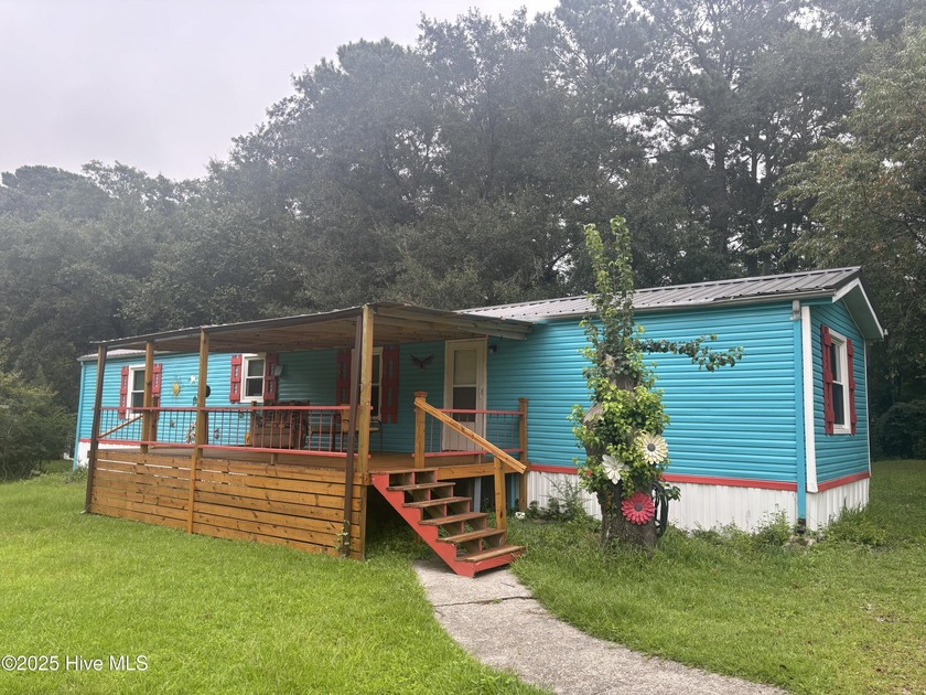 Motivated seller! Welcome to this beautifully maintained home in - Beach Home for sale in Hampstead, North Carolina on Beachhouse.com