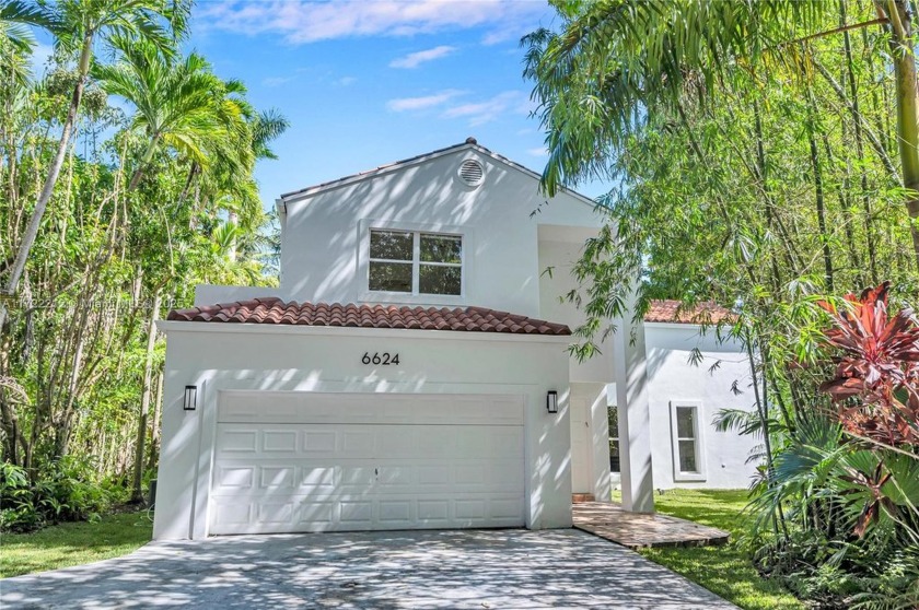 Welcome to this spacious home on a peaceful cul-de-sac in Davis - Beach Home for sale in South Miami, Florida on Beachhouse.com