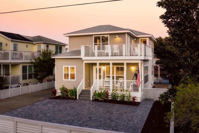 ***SELLER WILL CONSIDER ALL OFFERS!***  FANTASTIC OPPORTUNITY TO - Beach Home for sale in Destin, Florida on Beachhouse.com