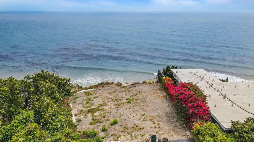 Spectacular, very private half-acre bluff lot on a quiet - Beach Lot for sale in Santa Barbara, California on Beachhouse.com