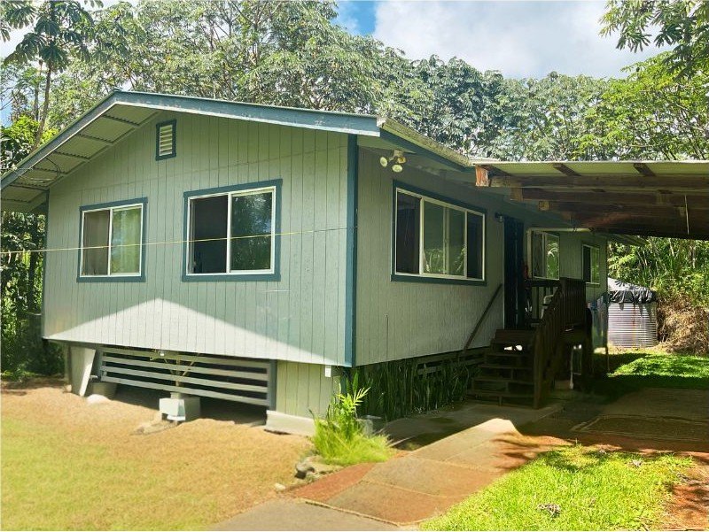 Welcome to this well-maintained 3-bedroom, 2-bath home located - Beach Home for sale in Pahoa, Hawaii on Beachhouse.com