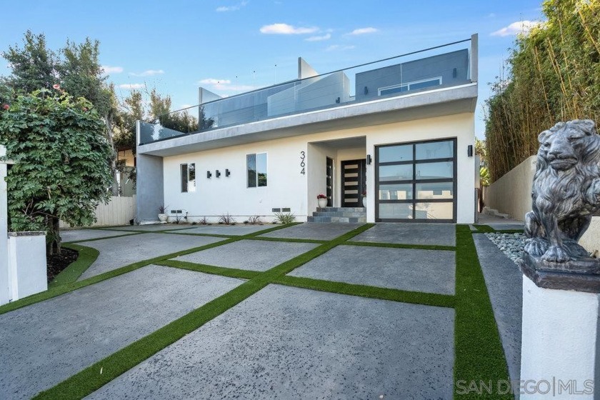 This spectacular remodel will knock your socks off! All high end - Beach Home for sale in Point Loma, California on Beachhouse.com