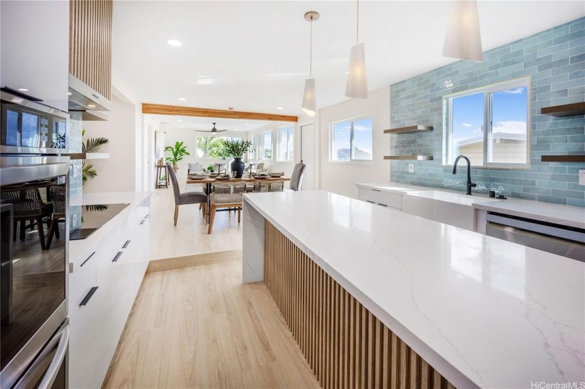 Fully renovated 4-bed, 2-bath home with stunning views of - Beach Home for sale in Honolulu, Hawaii on Beachhouse.com