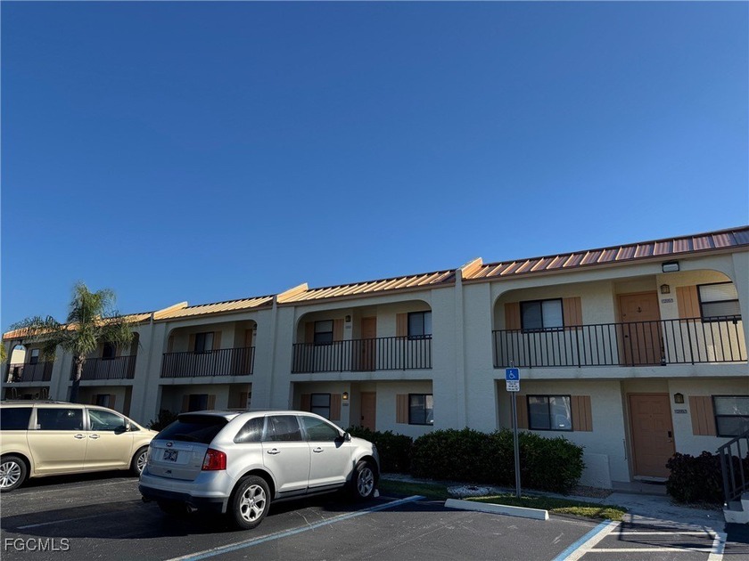 Welcome to this cute, charming, and fully turnkey 2-bedroom - Beach Condo for sale in Fort Myers, Florida on Beachhouse.com