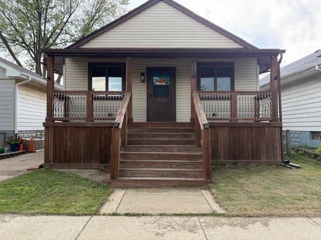 A rare find...2 houses on one lot and both are move in ready! - Beach Townhome/Townhouse for sale in Whiting, Indiana on Beachhouse.com