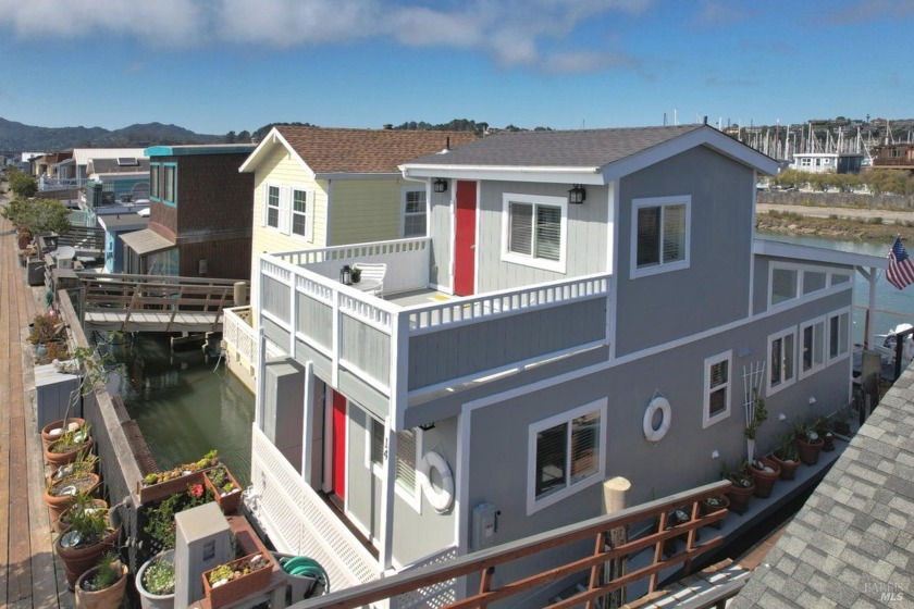 Craftsman style floating home complete with bead board and - Beach Home for sale in Sausalito, California on Beachhouse.com